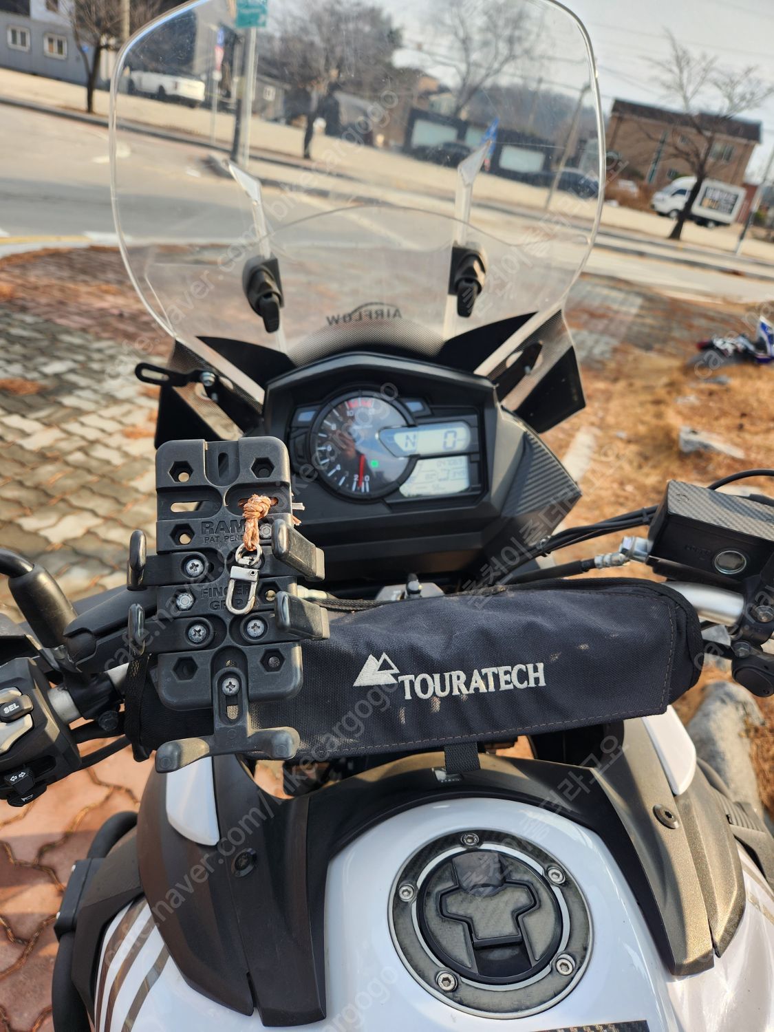 스즈키 브이스트롬 650 thumb 2