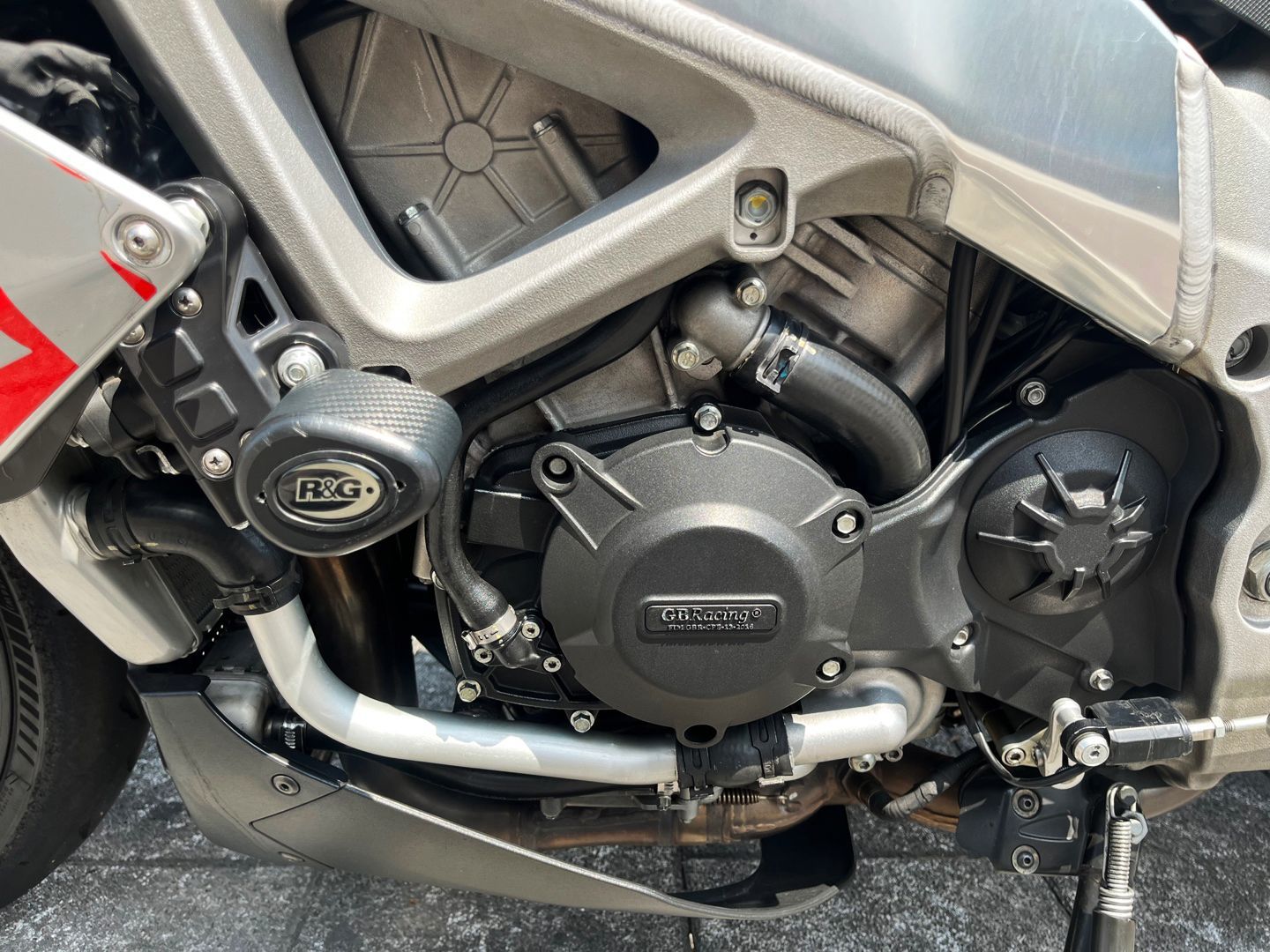 아프릴리아 투오노 V 4 1100 팩토리 thumb 2