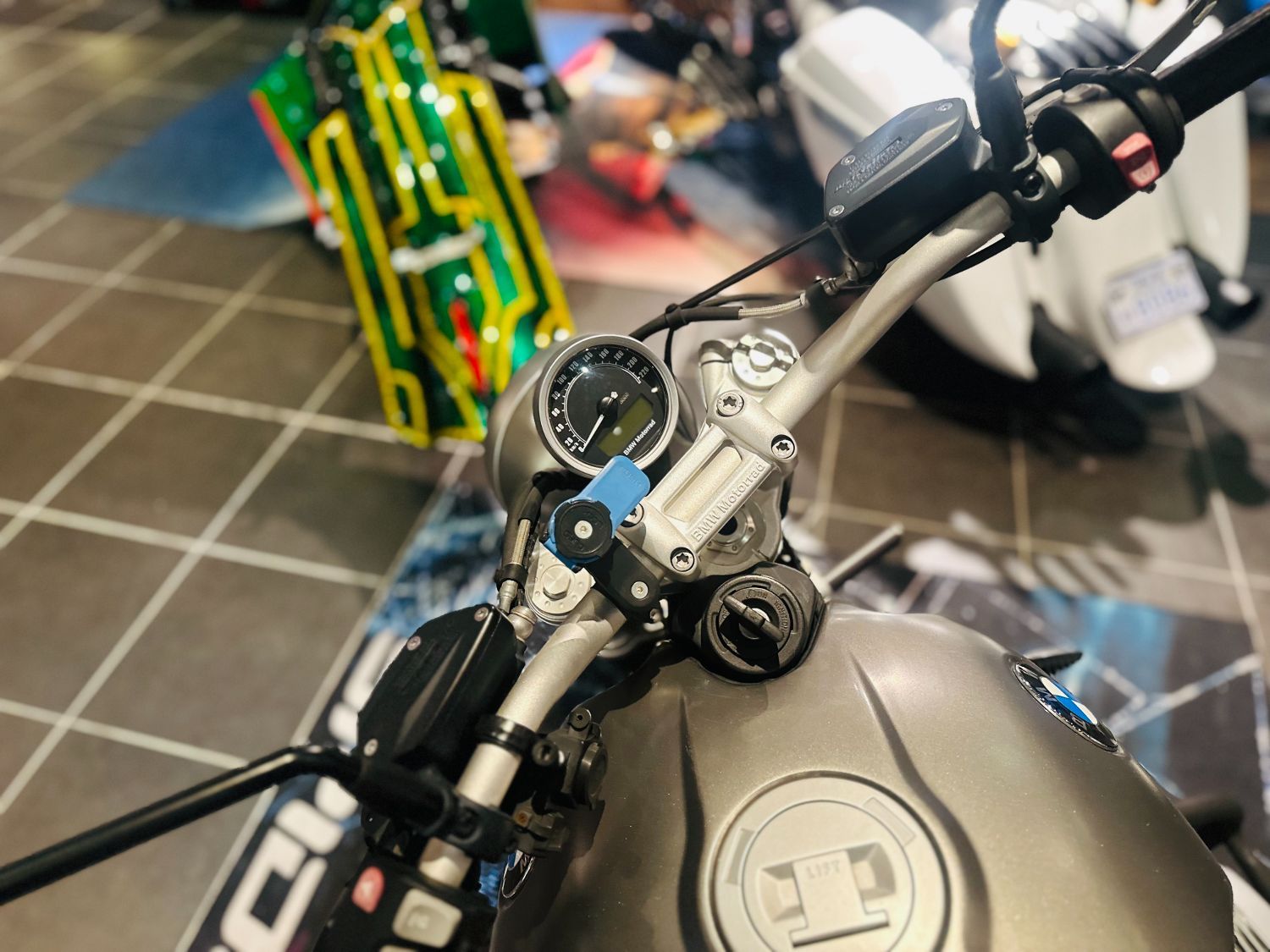 BMW R nine T 스크램블러 thumb 2