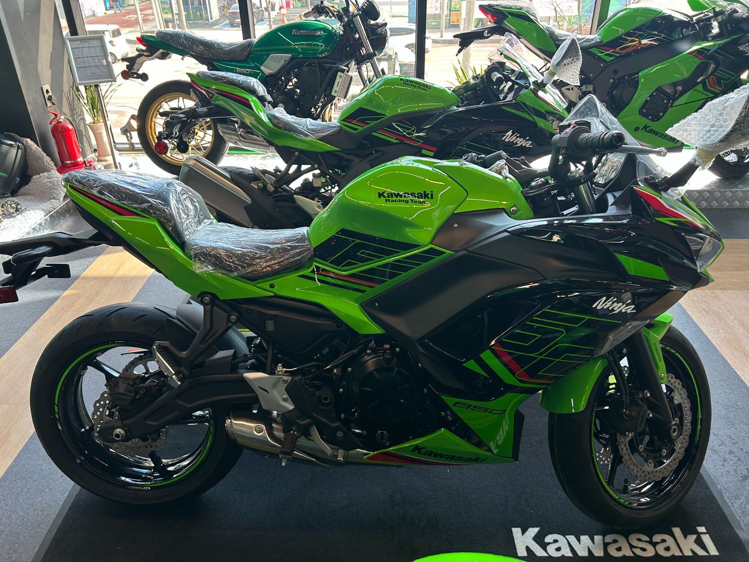 가와사키 닌자 650 thumb 2