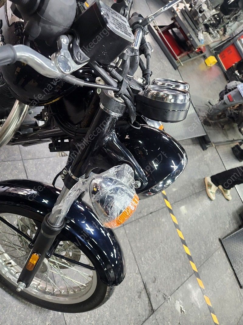 베넬리 임페리알레 400 ABS more