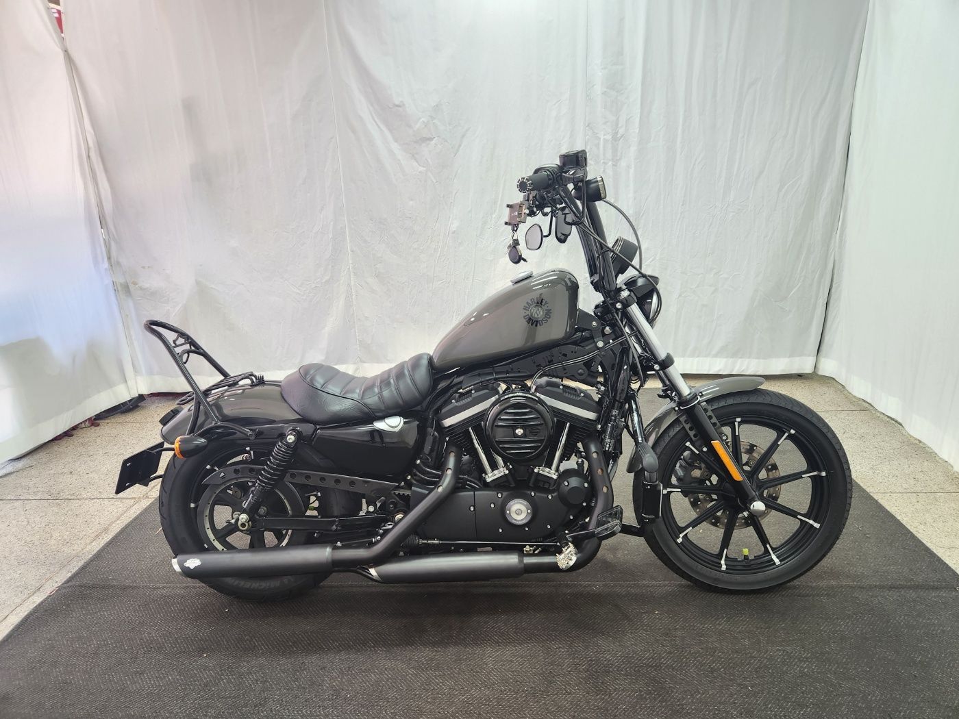 할리데이비슨 아이언 883 thumb 2