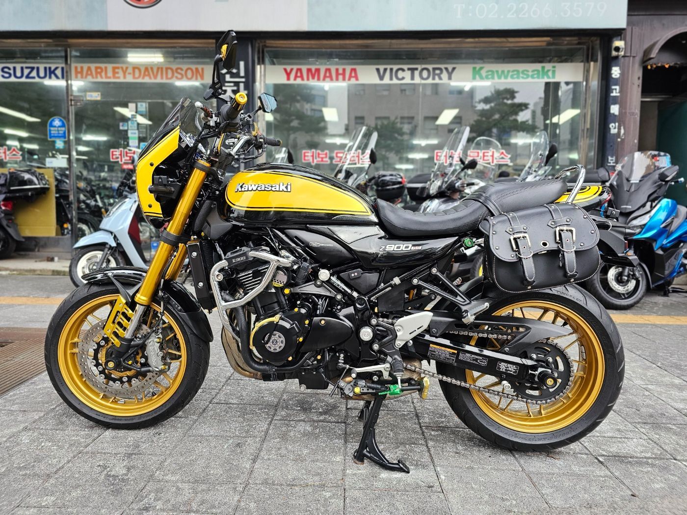 가와사키 Z 900 RS more