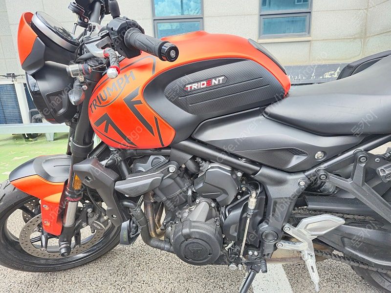 트라이엄프 트라이던트 660 more