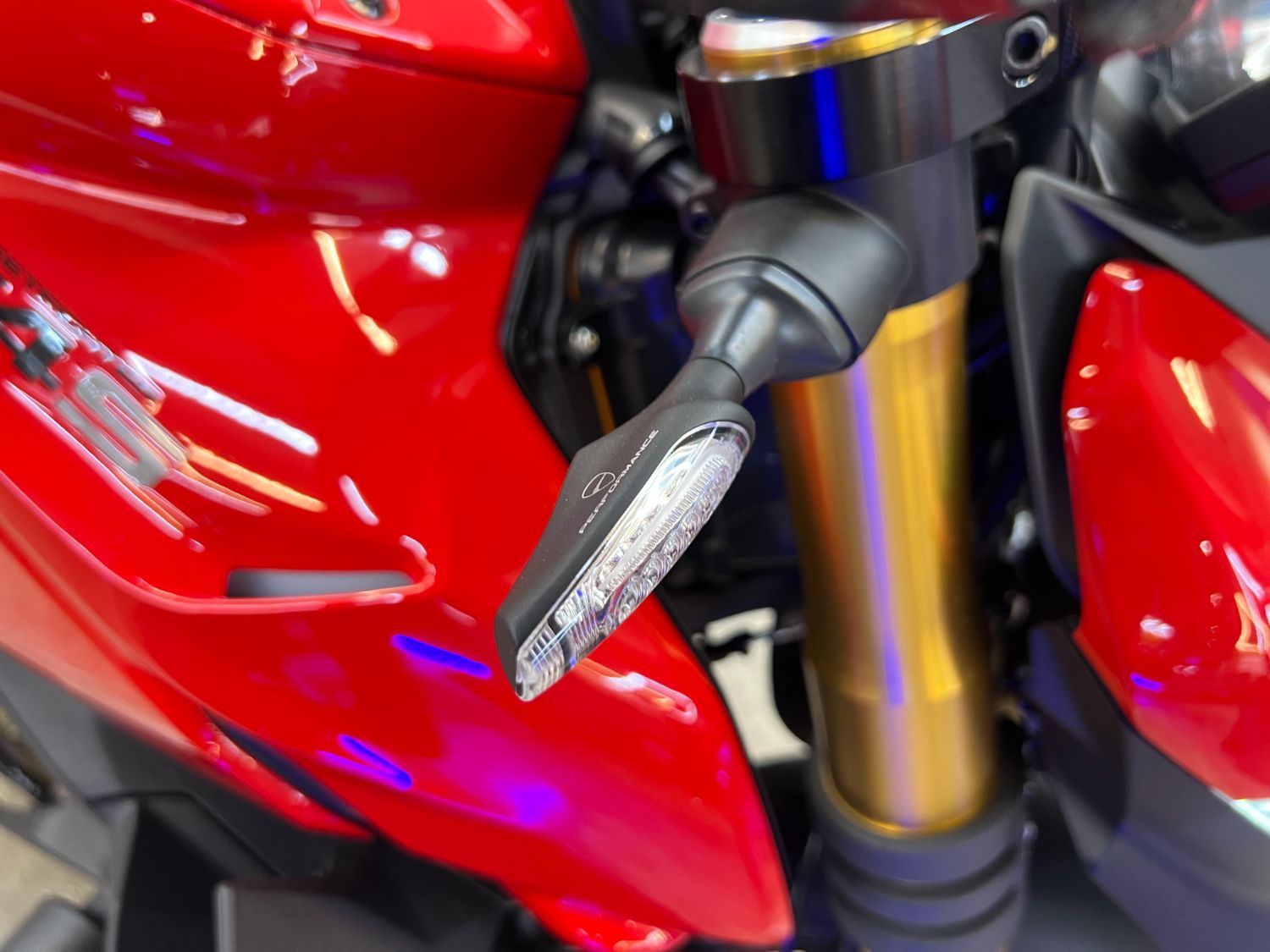 두카티 스트리트파이터 V4 S thumb 2