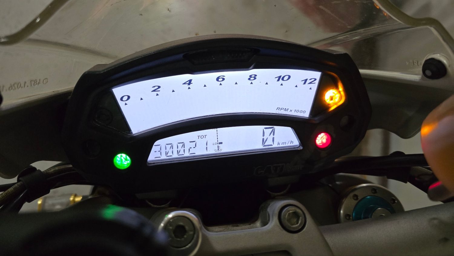 두카티 몬스터 1100 S main