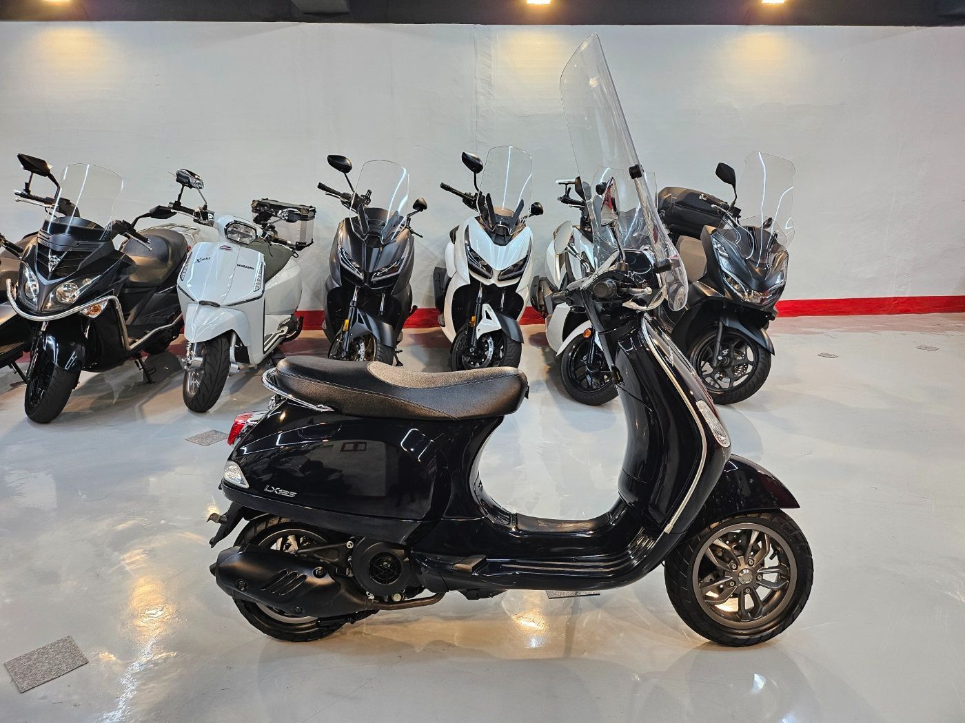 베스파 LX 125 thumb 2