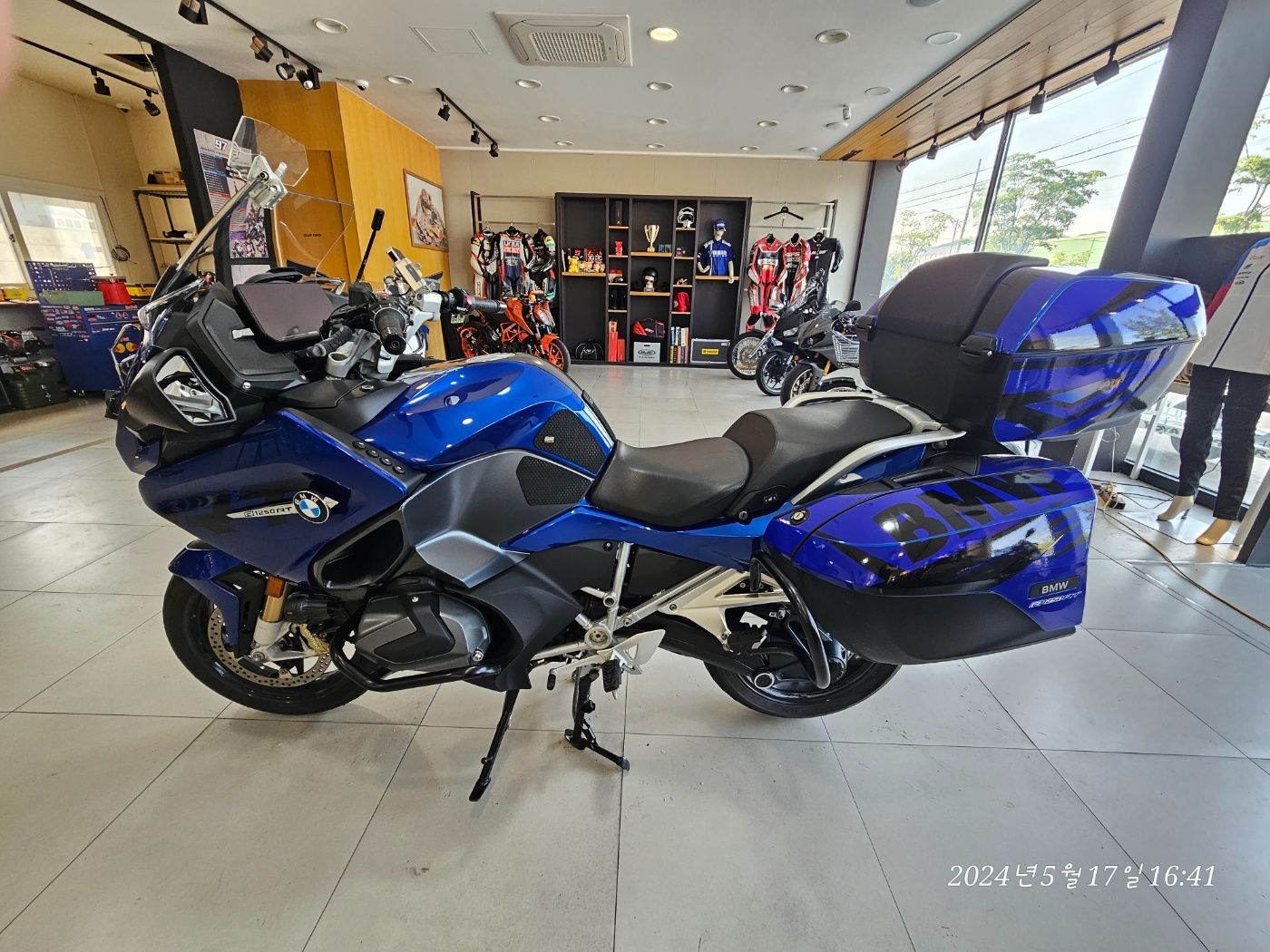 BMW R 1250 RT 2023 블루 사진 4