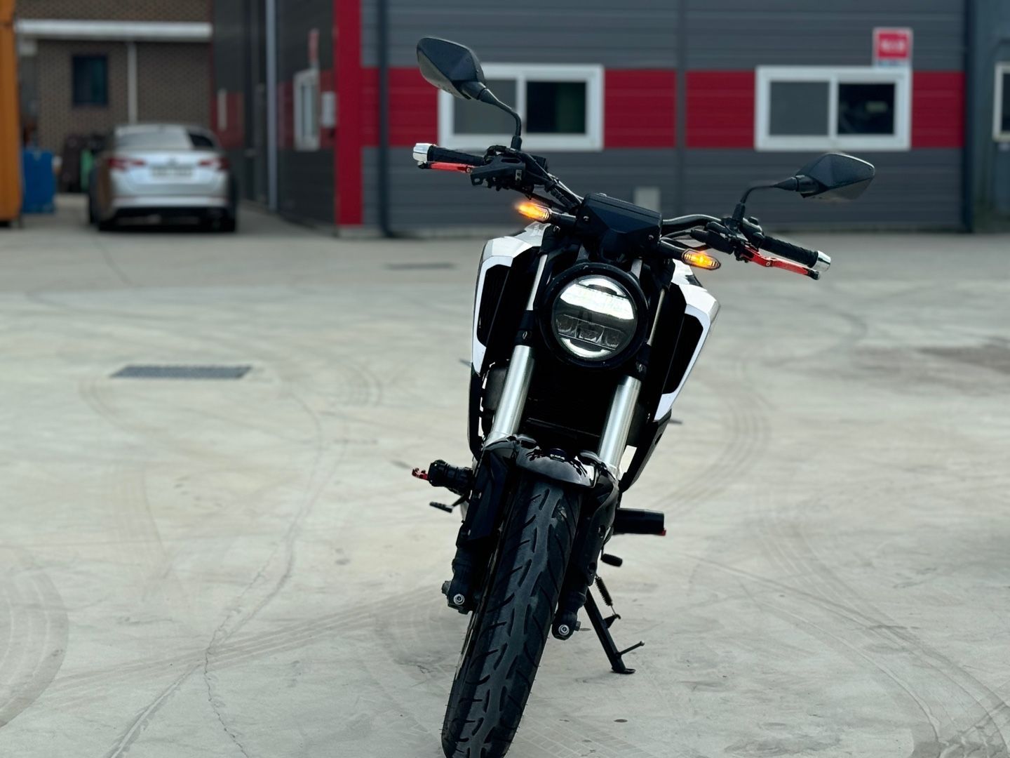 혼다 CB 125 R more