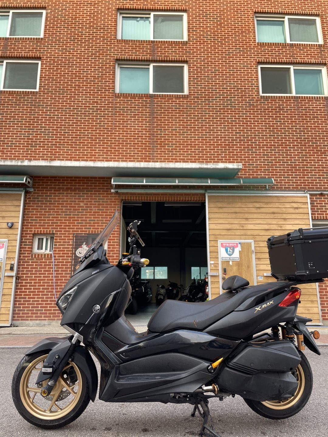 야마하 XMAX 300 ABS more