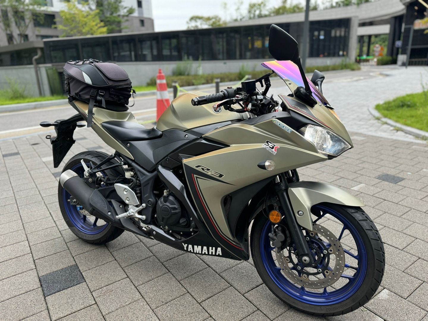 야마하 YZF R3 thumb 2