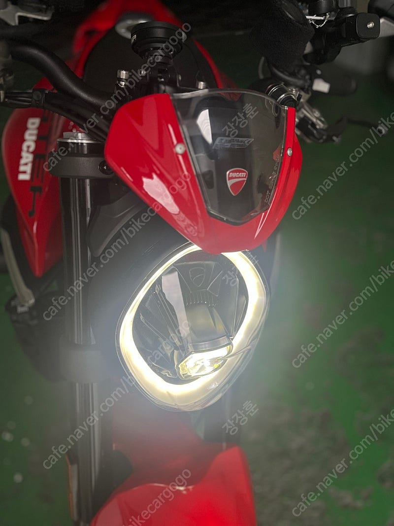 두카티 몬스터 937 more