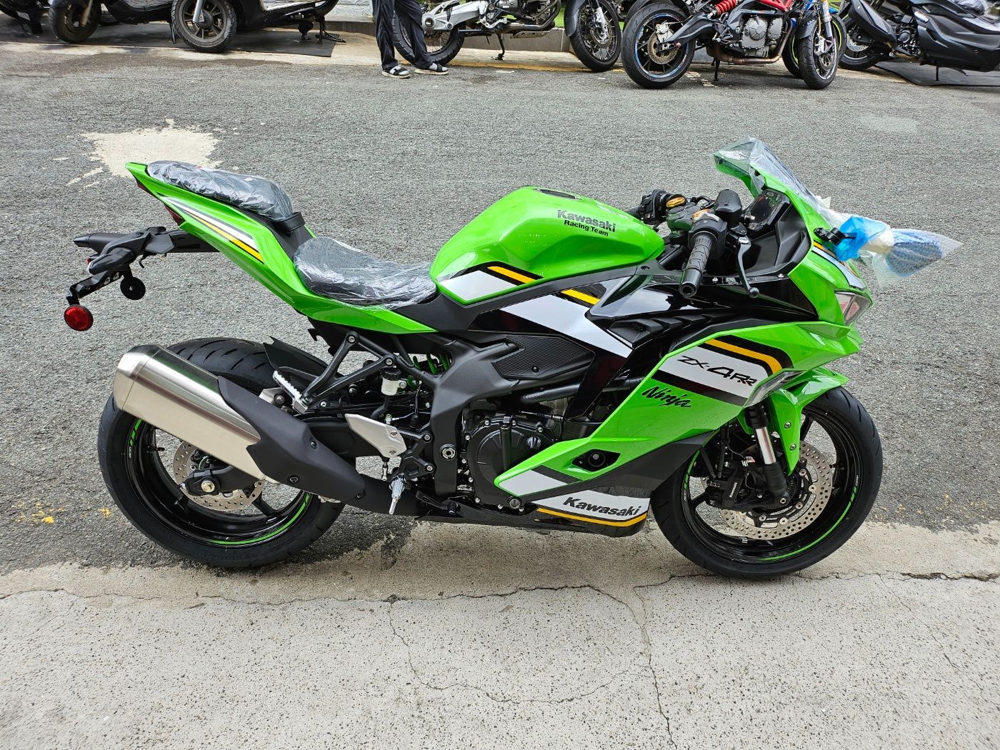 가와사키 ZX-4RR thumb 2