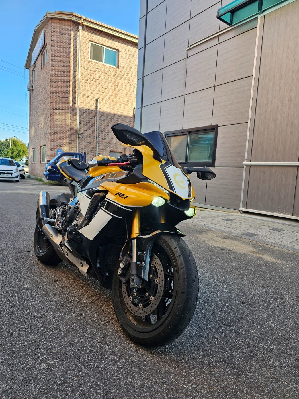 야마하 YZF R1 main