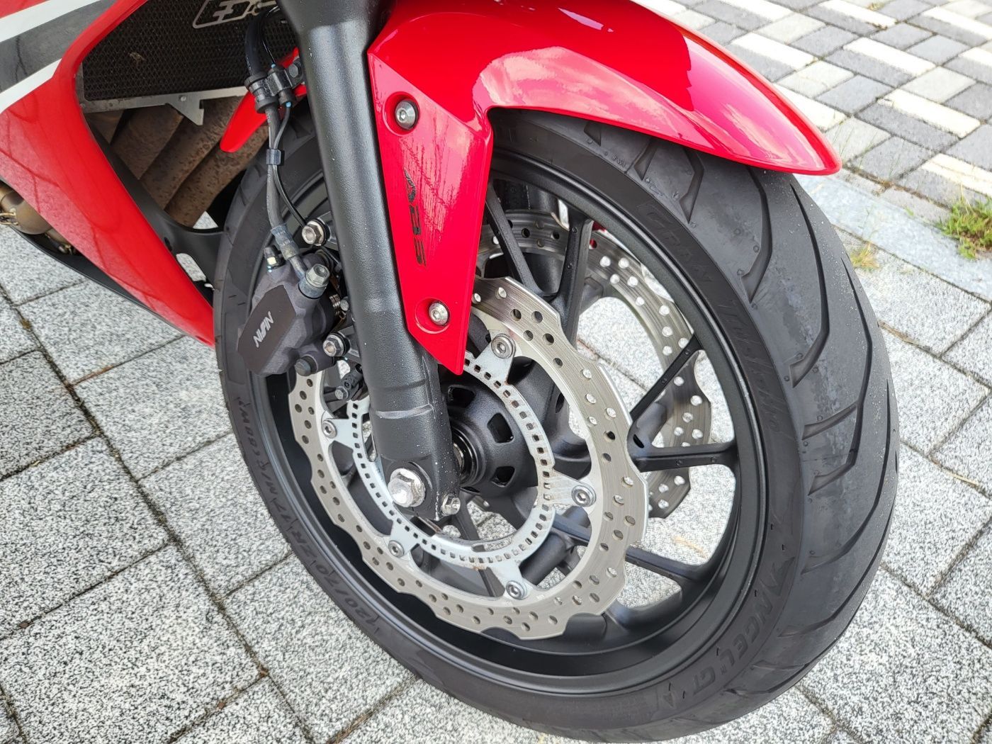 혼다 CBR 650 F thumb 2