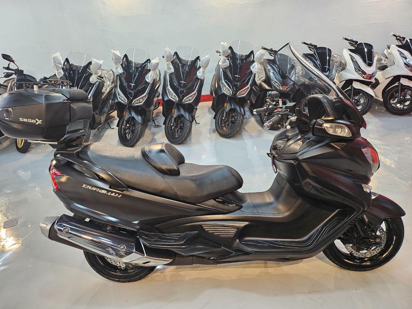 스즈키 버그만 650 익스큐티브 thumb 2