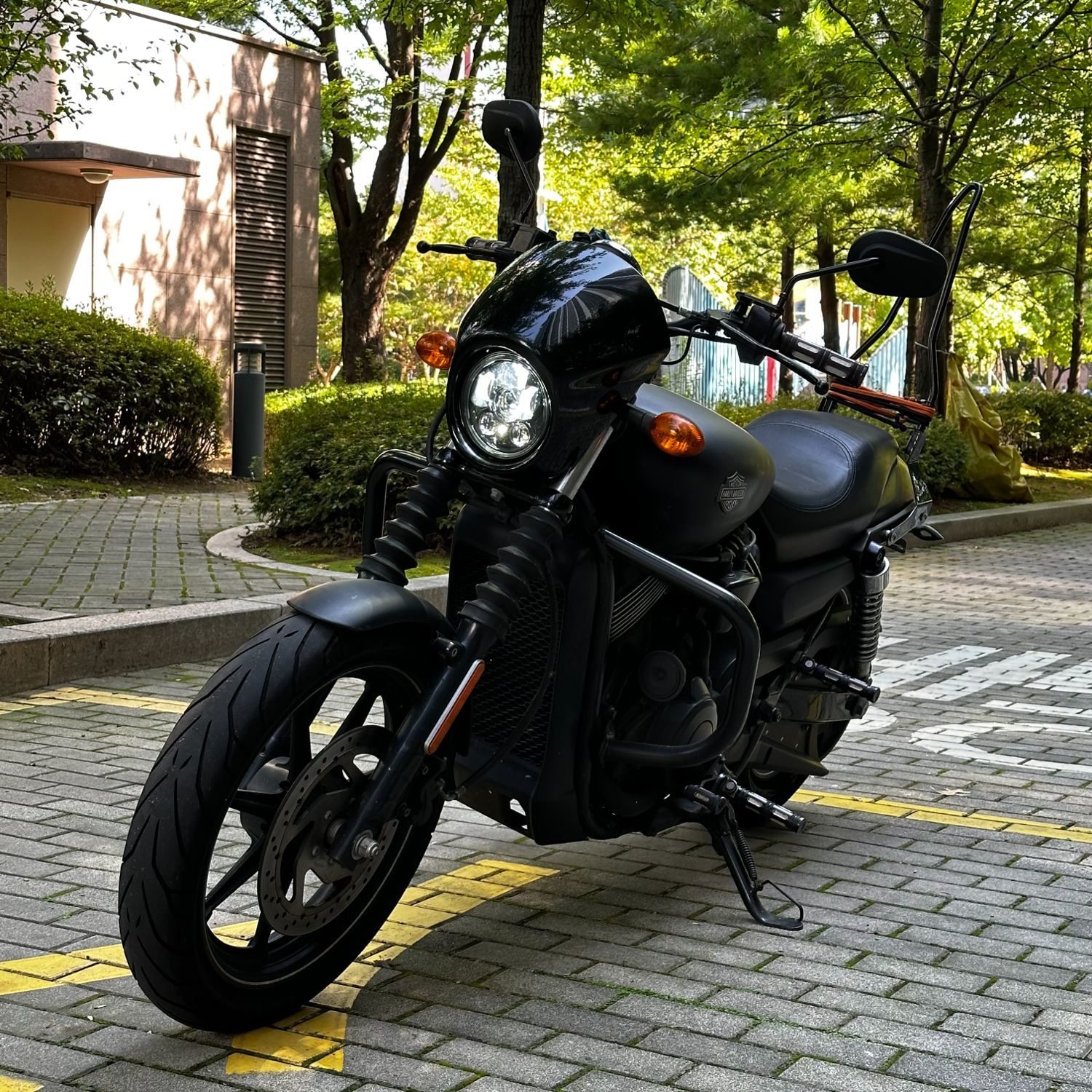 할리데이비슨 스트리트 로드 750 thumb 2