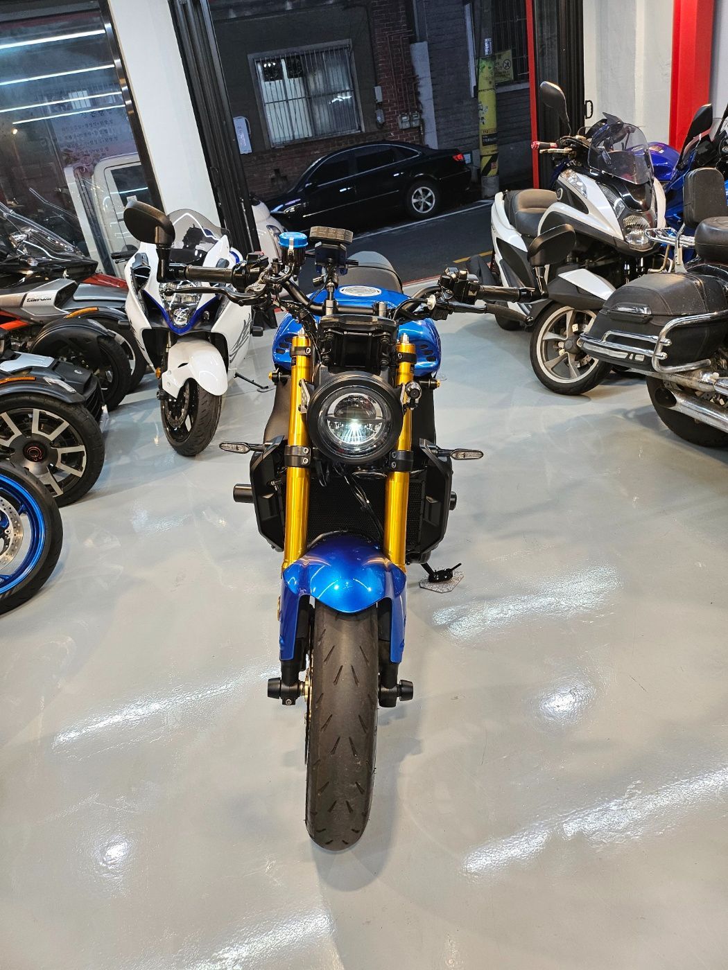 야마하 XSR 900 main