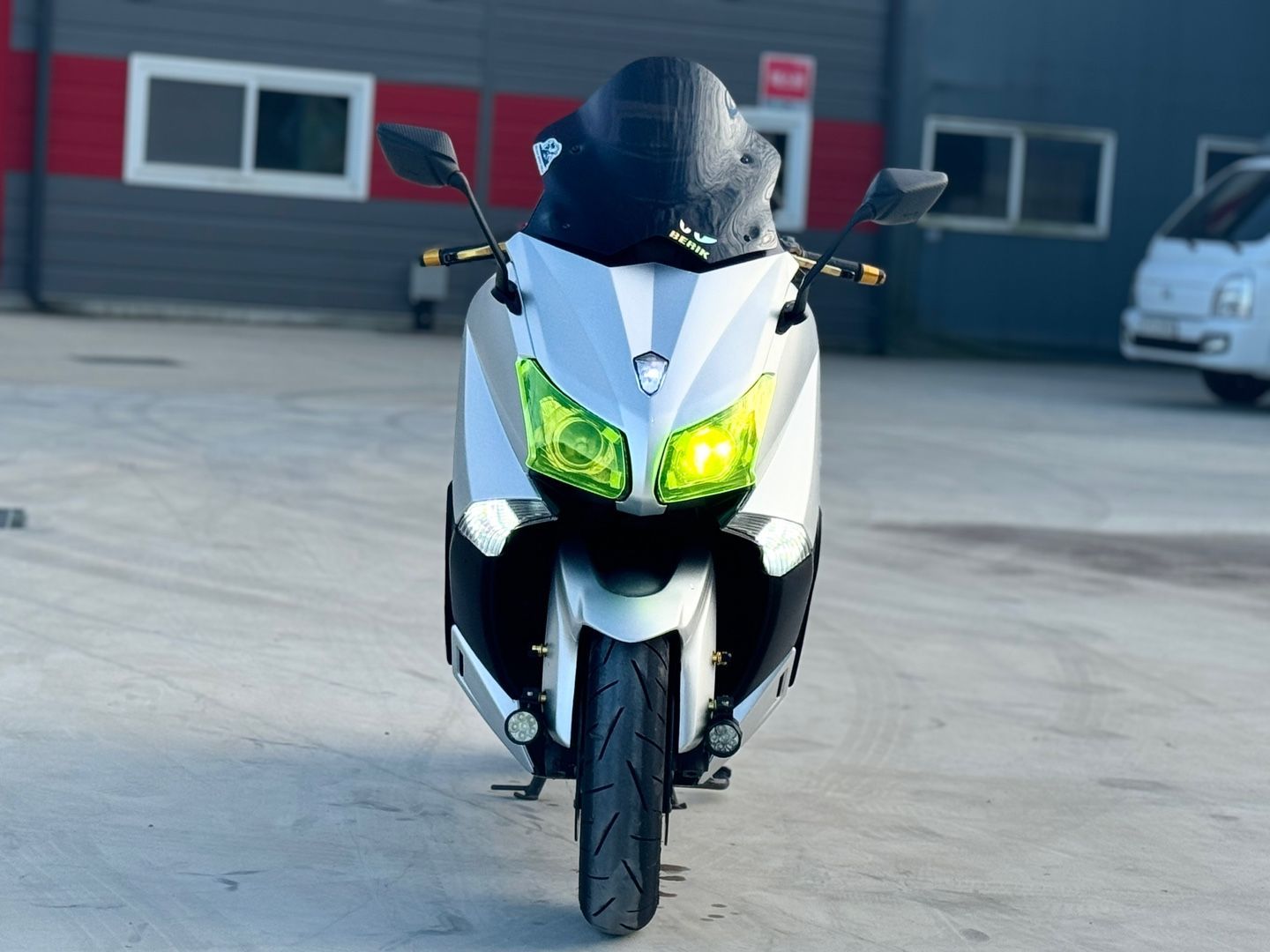 야마하 TMAX 530 more