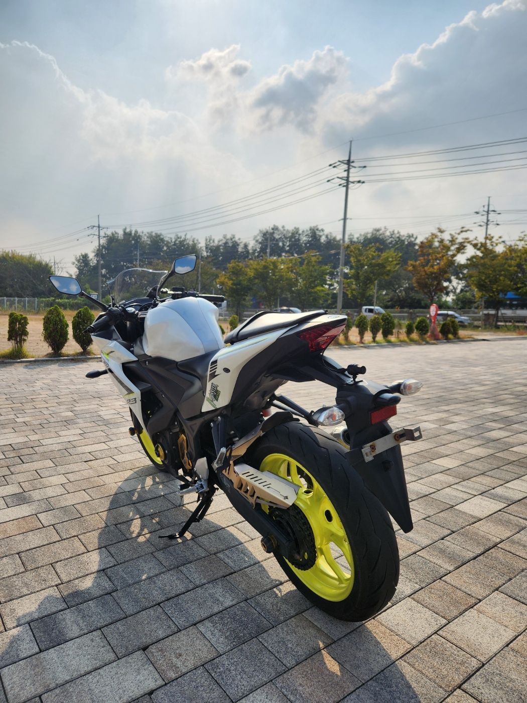 야마하 YZF R3 more