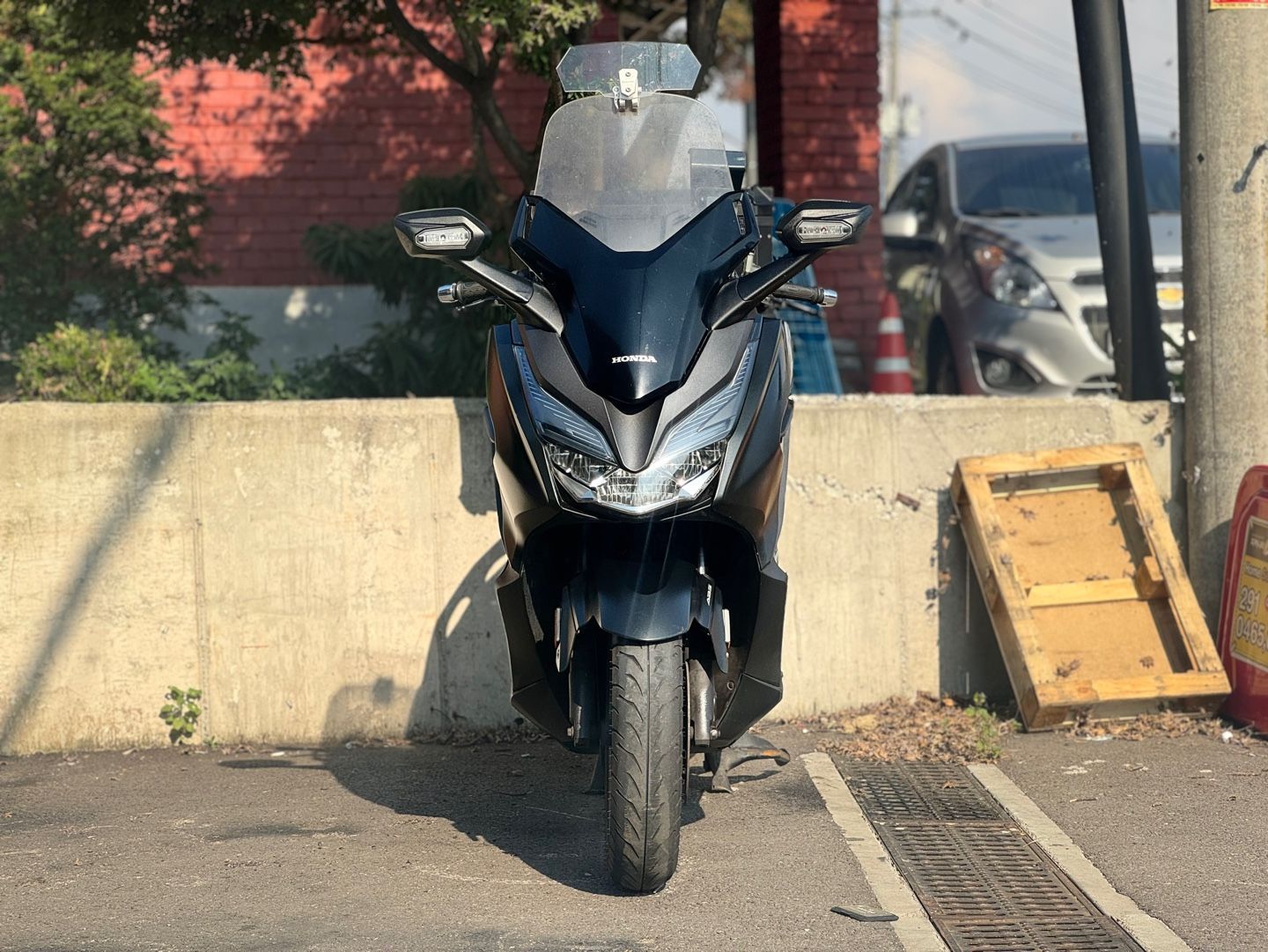 혼다 포르자 300 thumb 2