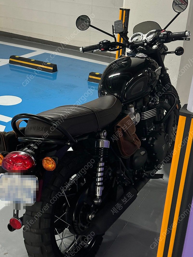 트라이엄프 본네빌 T120 블랙 more