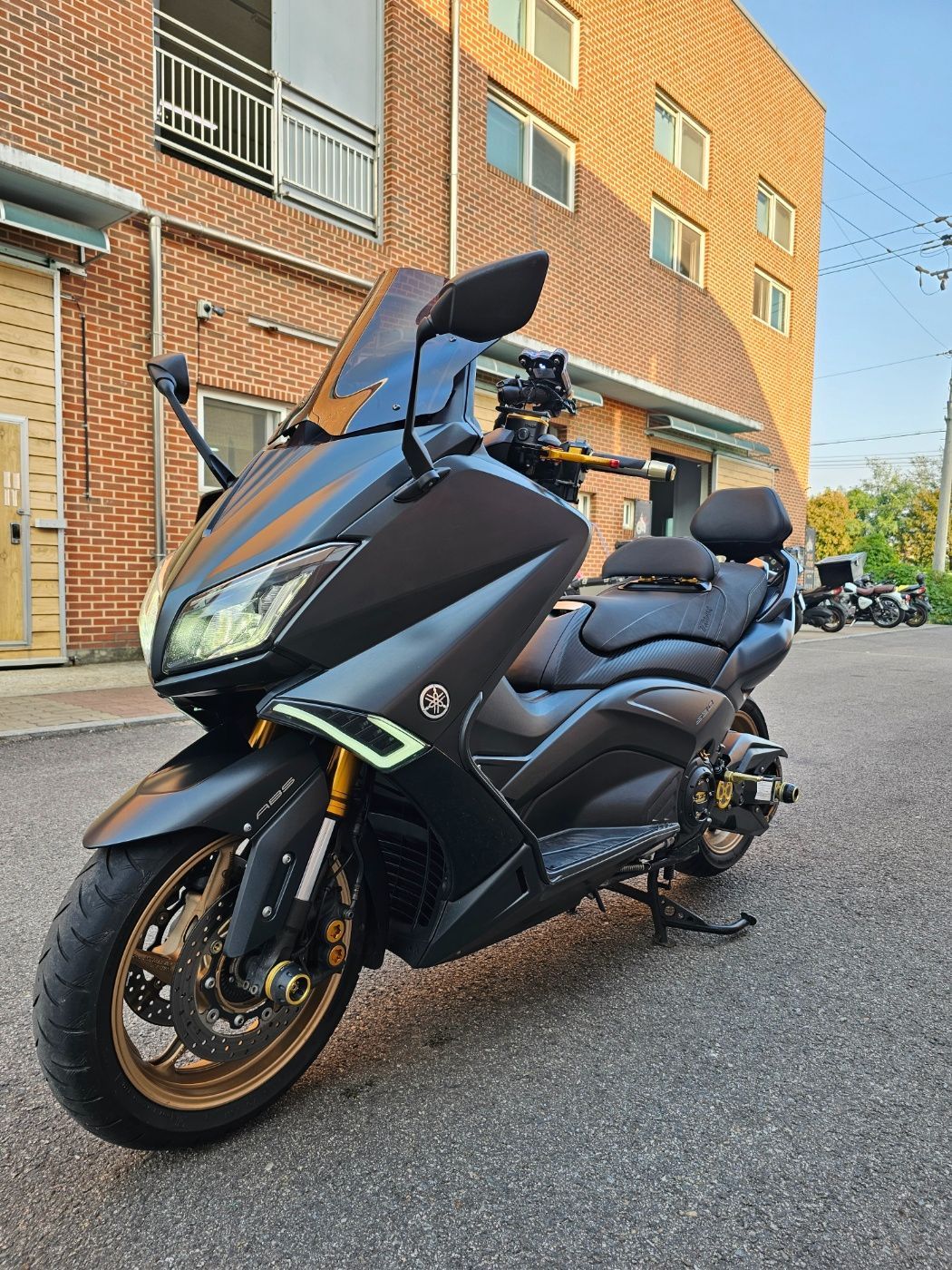 야마하 TMAX 530 more