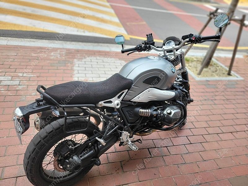 BMW R nine T thumb 2