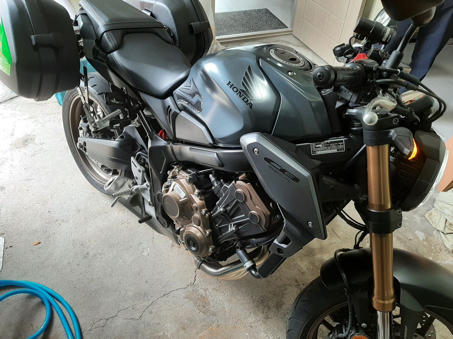 혼다 CB 650 R thumb 2