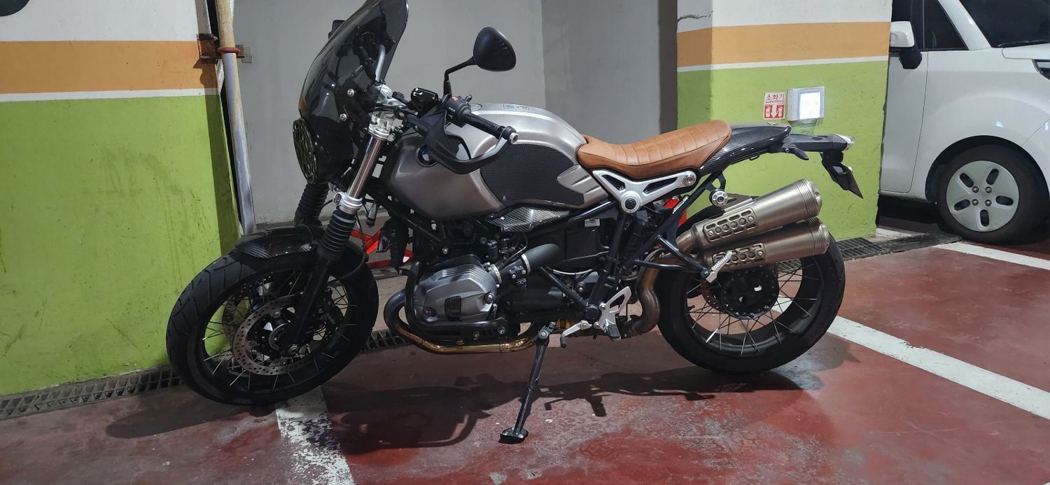 BMW R nine T 스크램블러 thumb 2