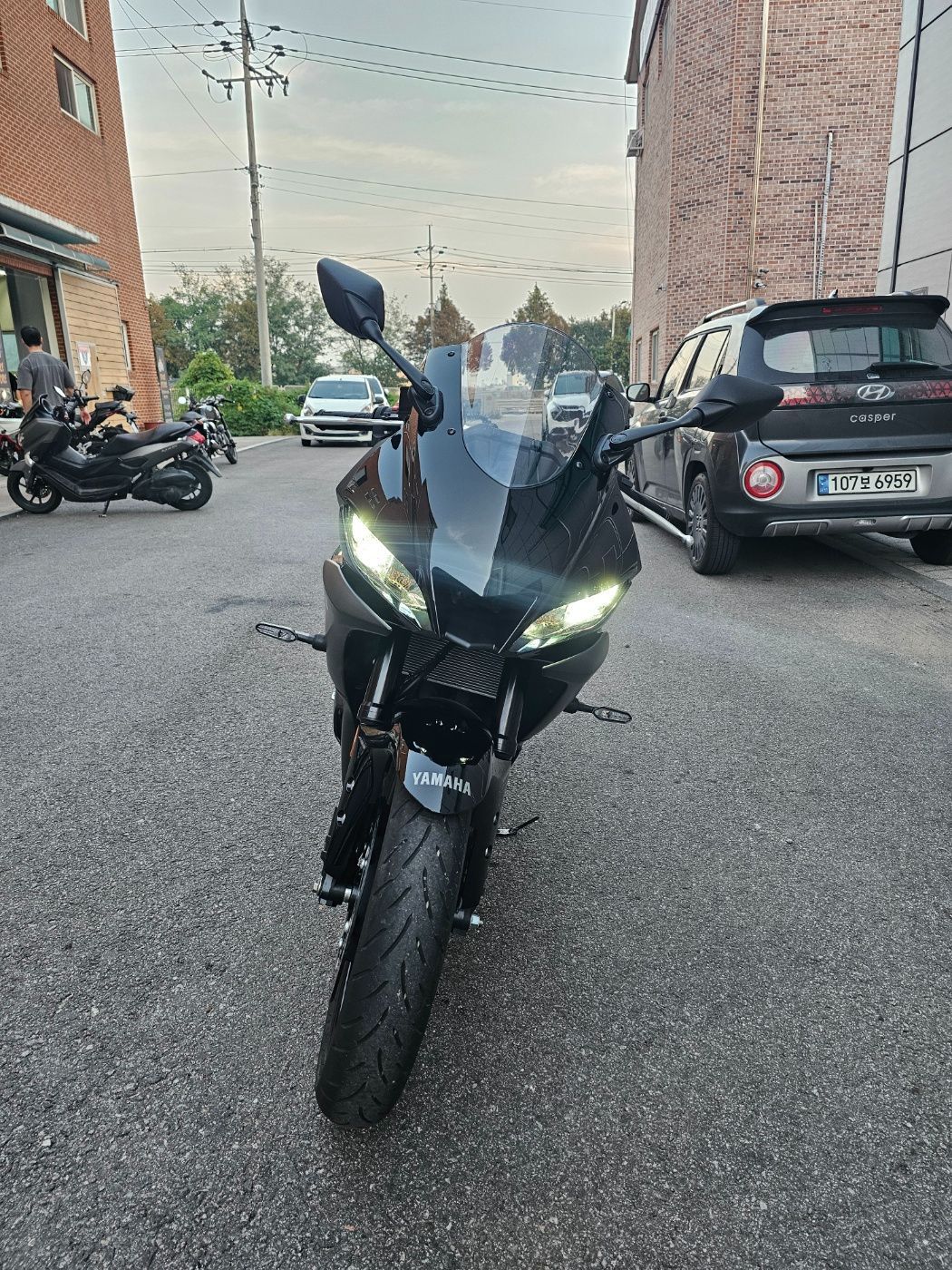 야마하 YZF R3 thumb 2