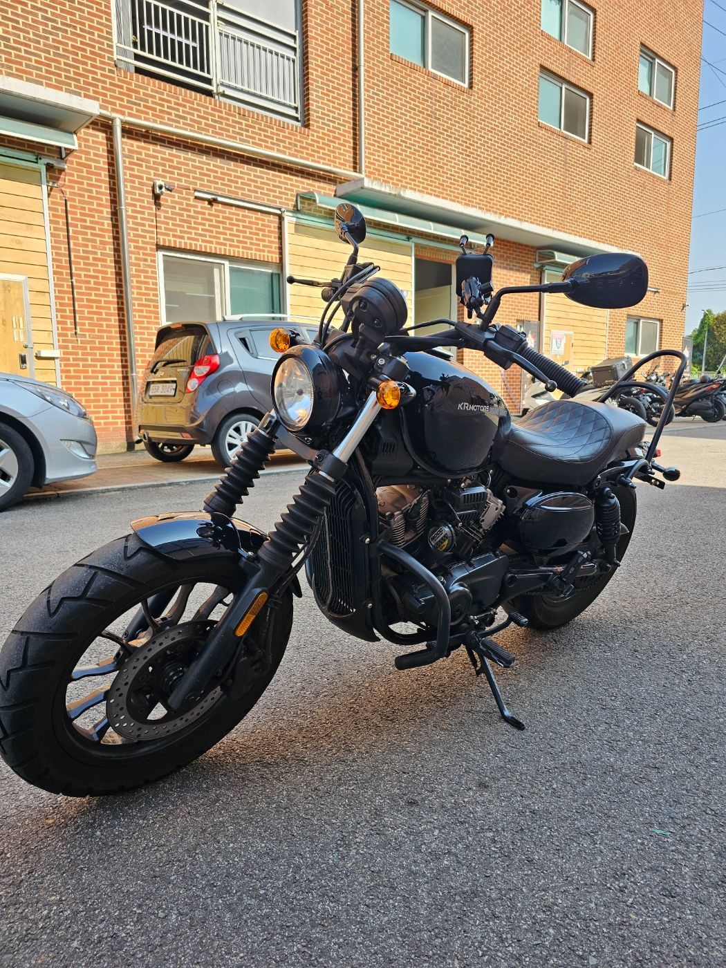 KR모터스 아퀼라 125 more