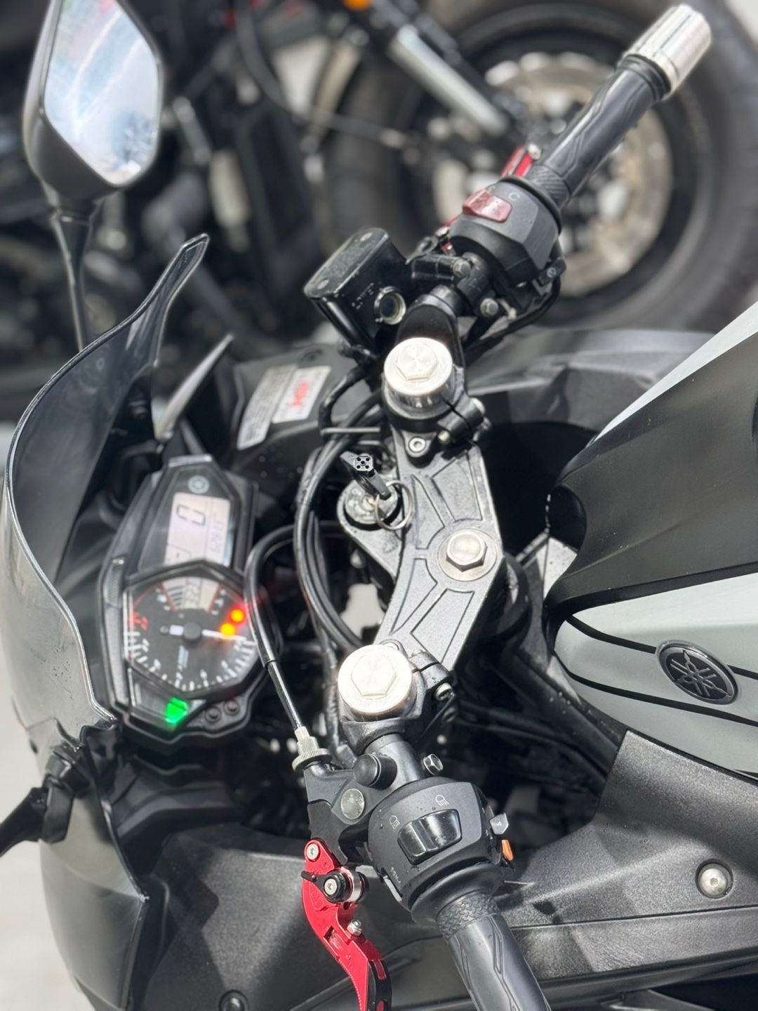 야마하 YZF R3 thumb 2