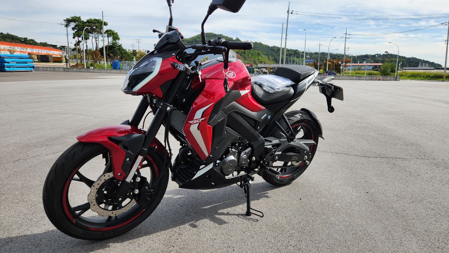 베넬리 RKF 125 thumb 2