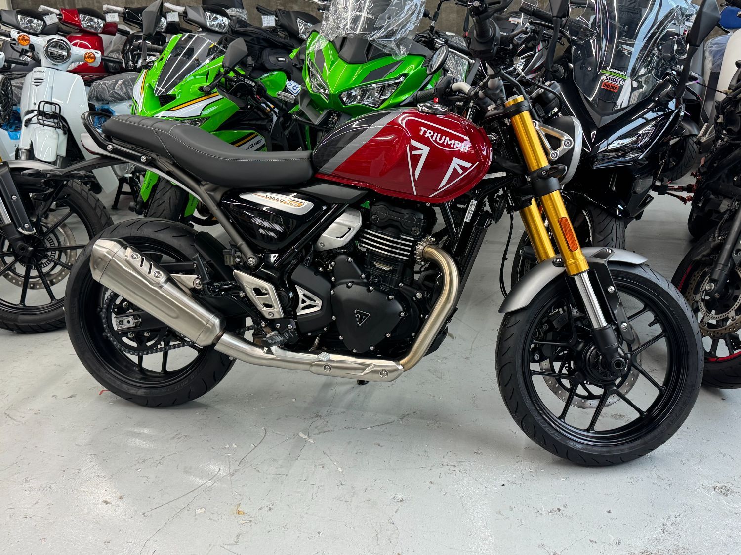 트라이엄프 본네빌 T100 thumb 2