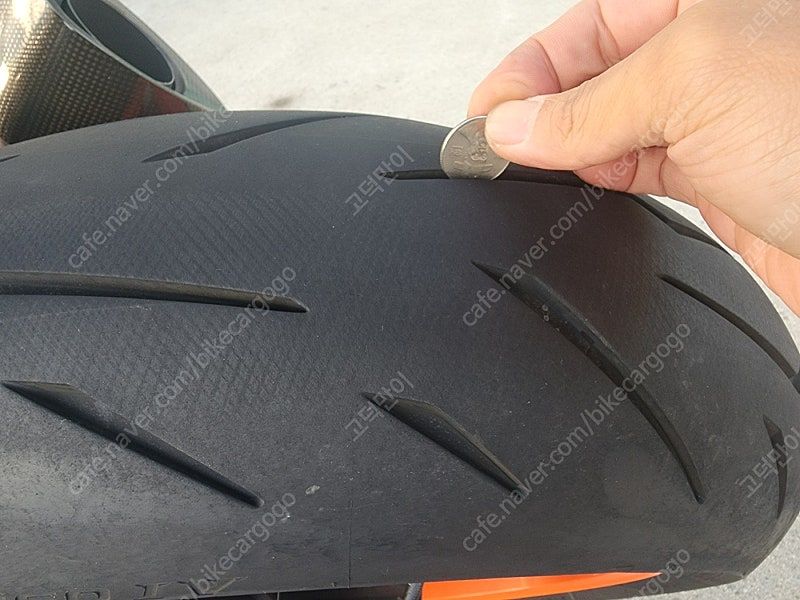 KTM 1290 슈퍼듀크 R 2017 레드 사진 6