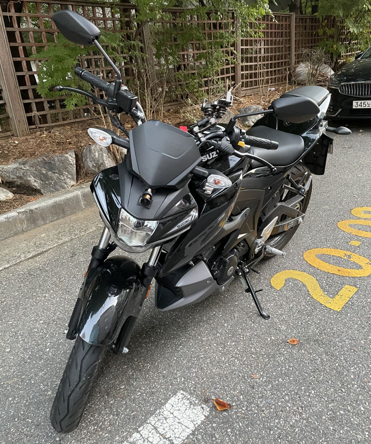 스즈키 GSX S 125 more