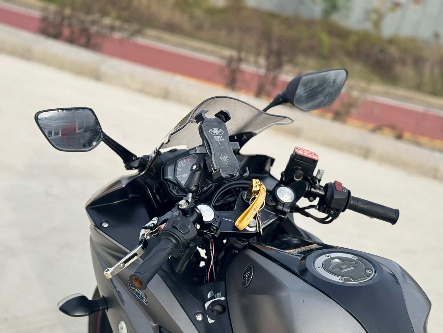 야마하 YZF R3 thumb 2