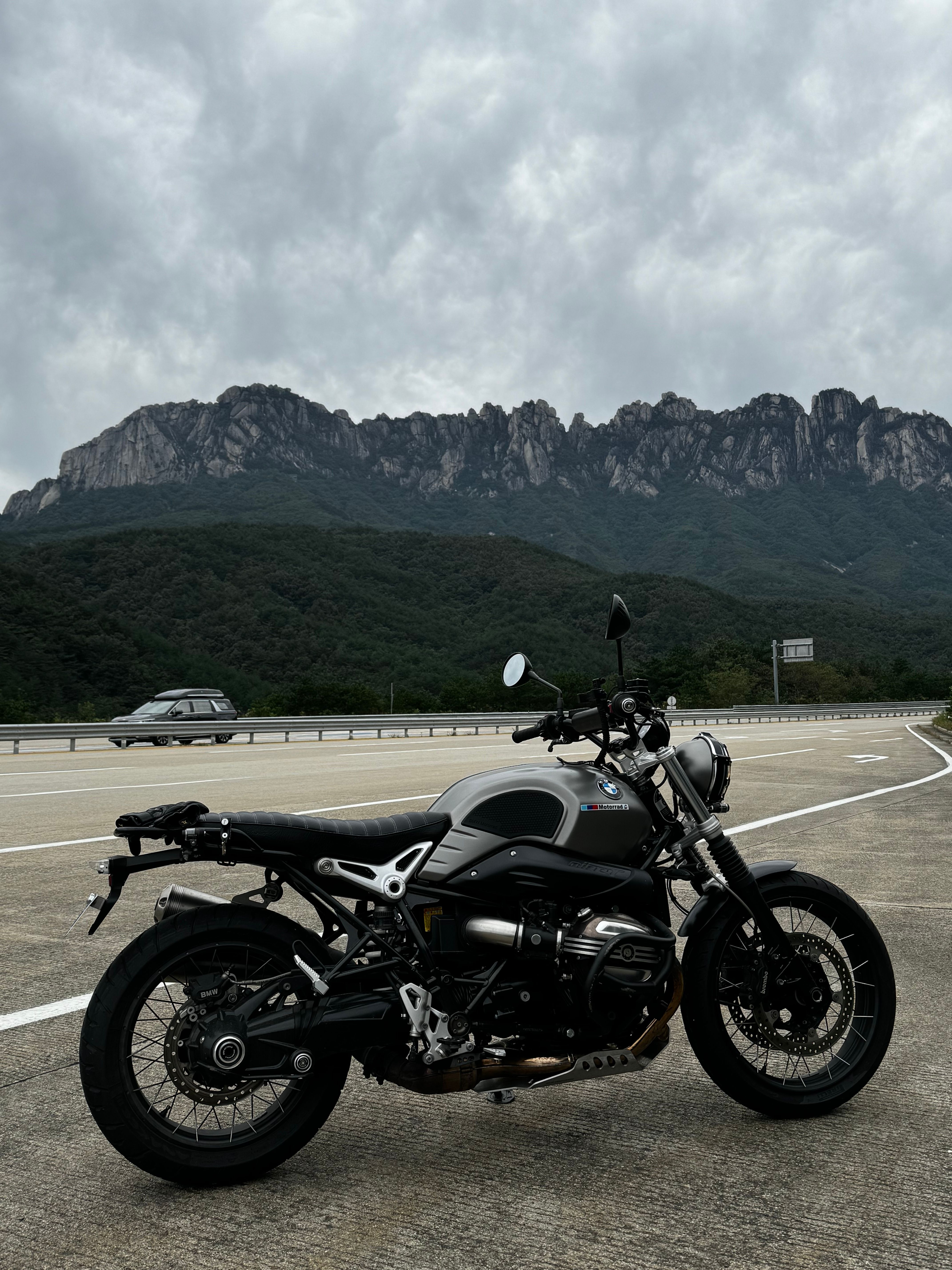 BMW R nine T 스크램블러 2018 네이비 사진 2