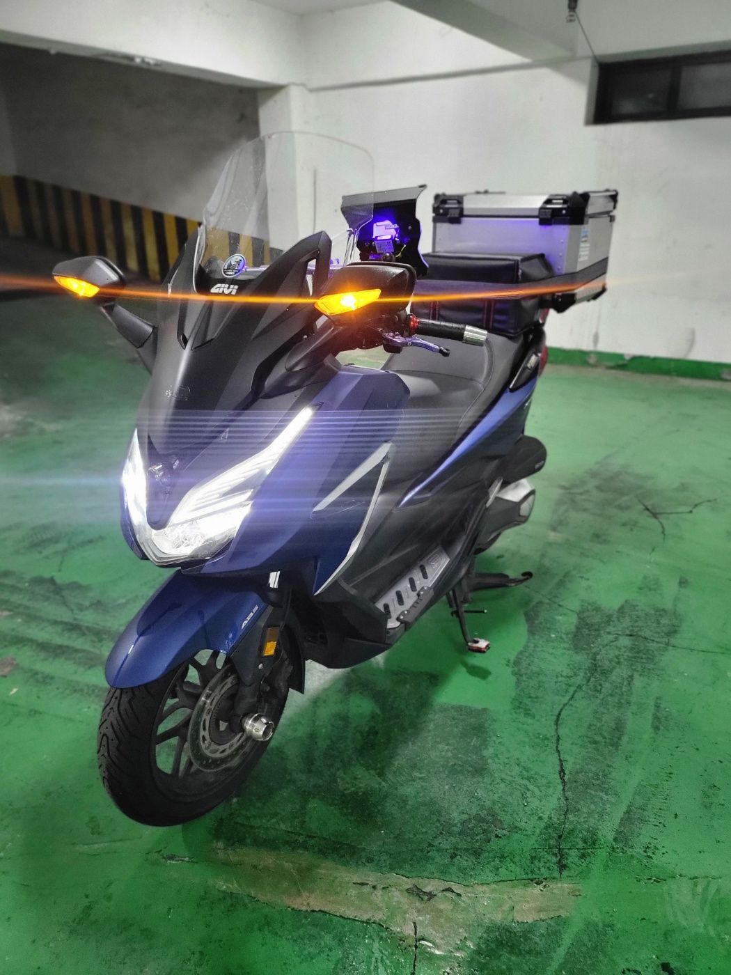 혼다 포르자 350 main