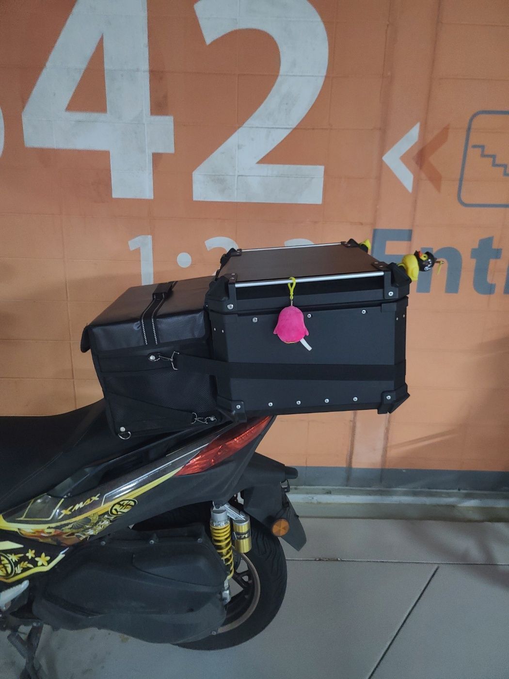 야마하 XMAX 300 ABS thumb 2