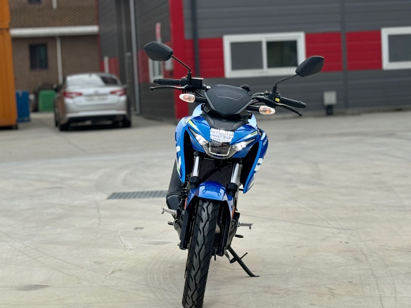 스즈키 GSX S 125 more