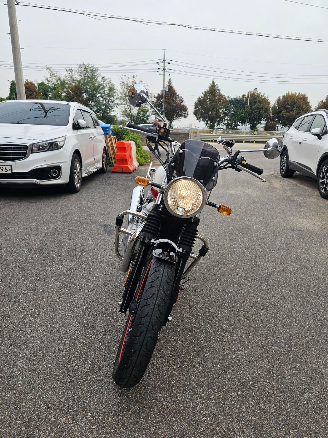 로얄엔필드 인터셉터 650 thumb 2