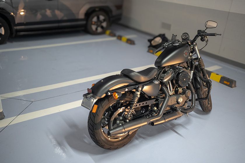 할리데이비슨 아이언 883 thumb 2