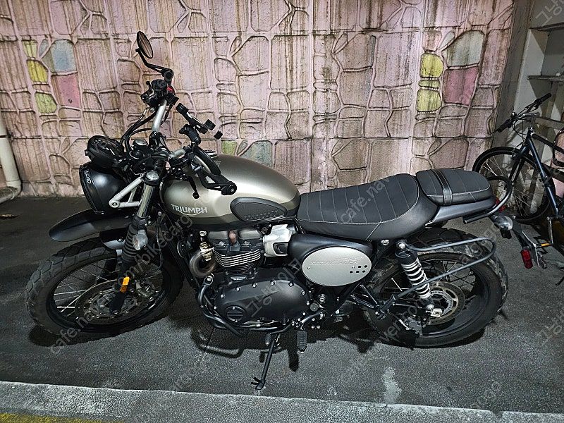 트라이엄프 SCRAMBLER 900 thumb 2