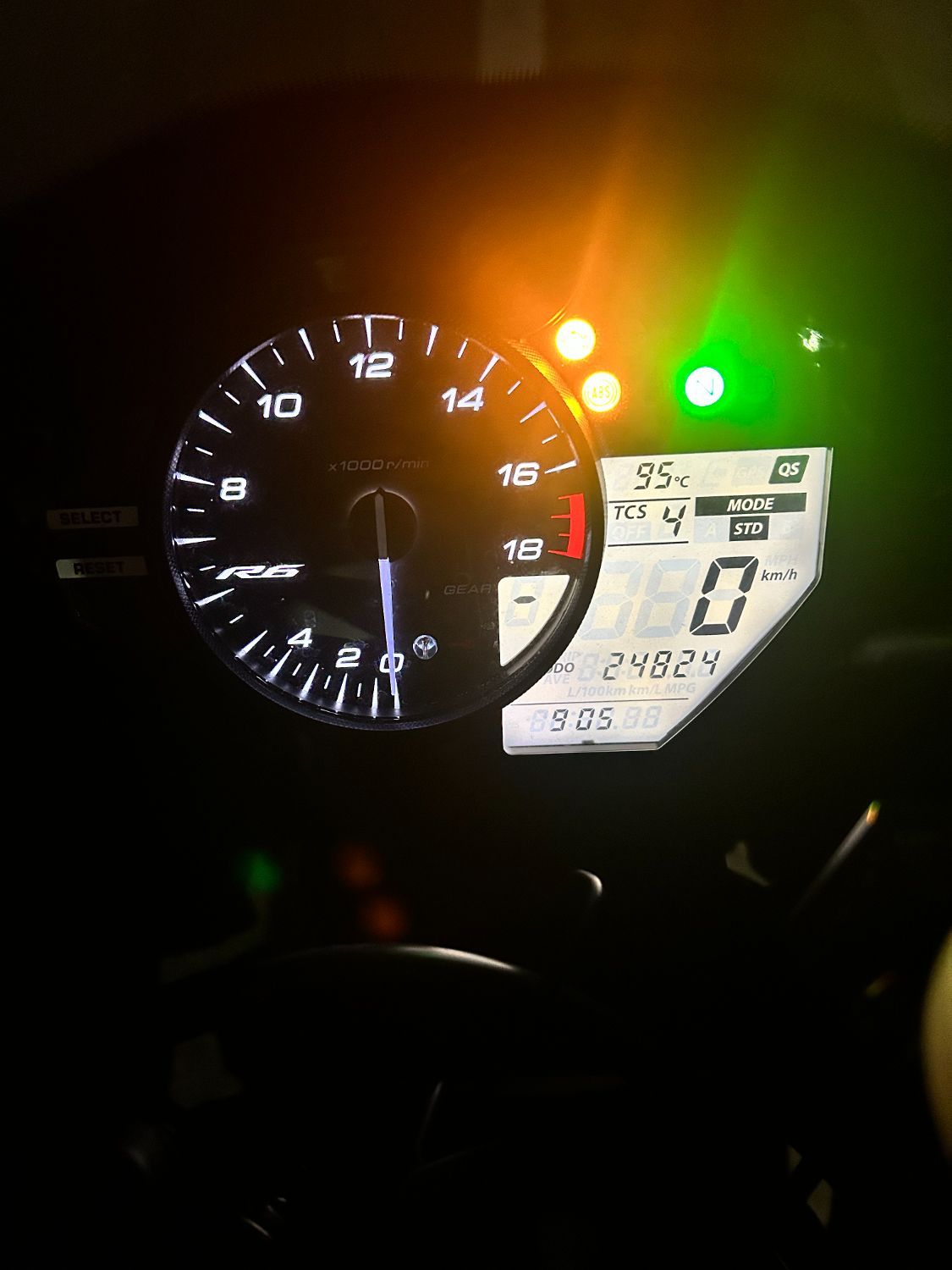 야마하 YZF R6 thumb 2