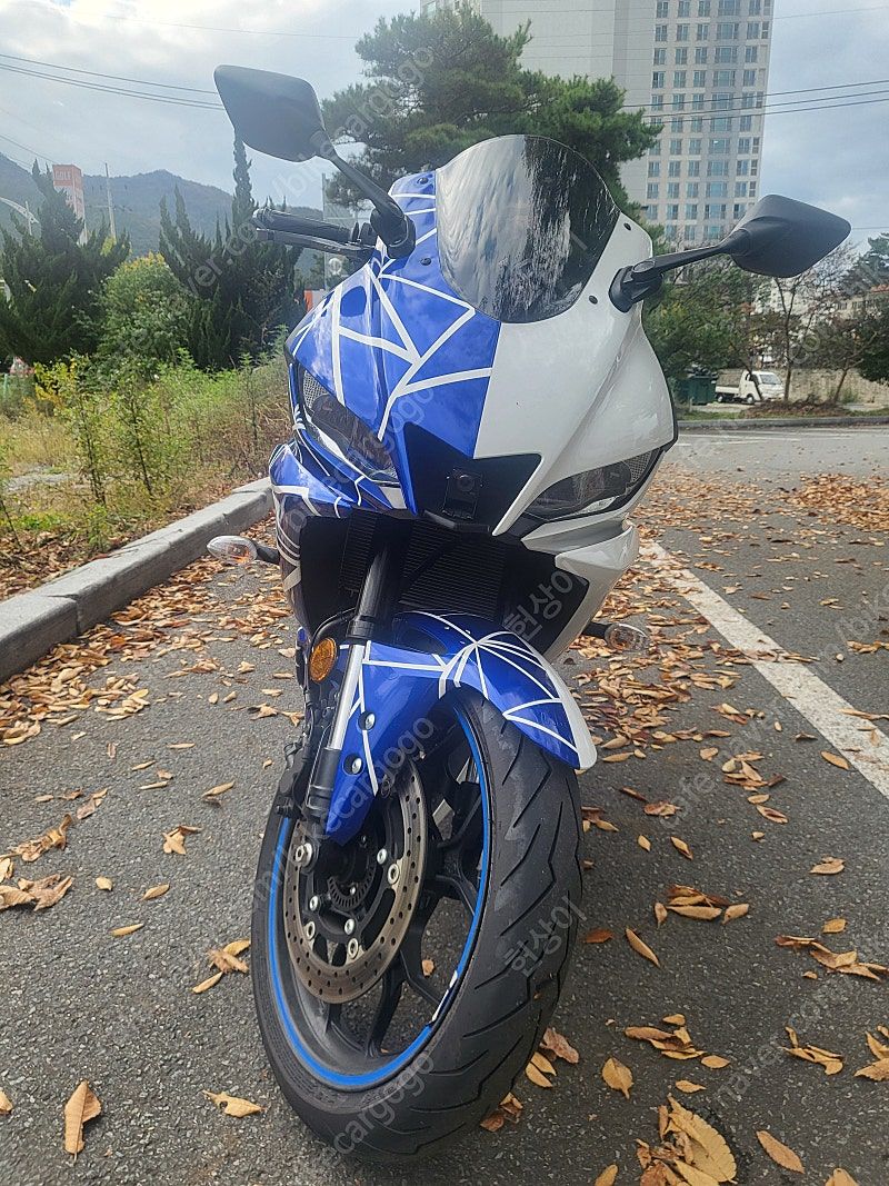 야마하 YZF R3 main