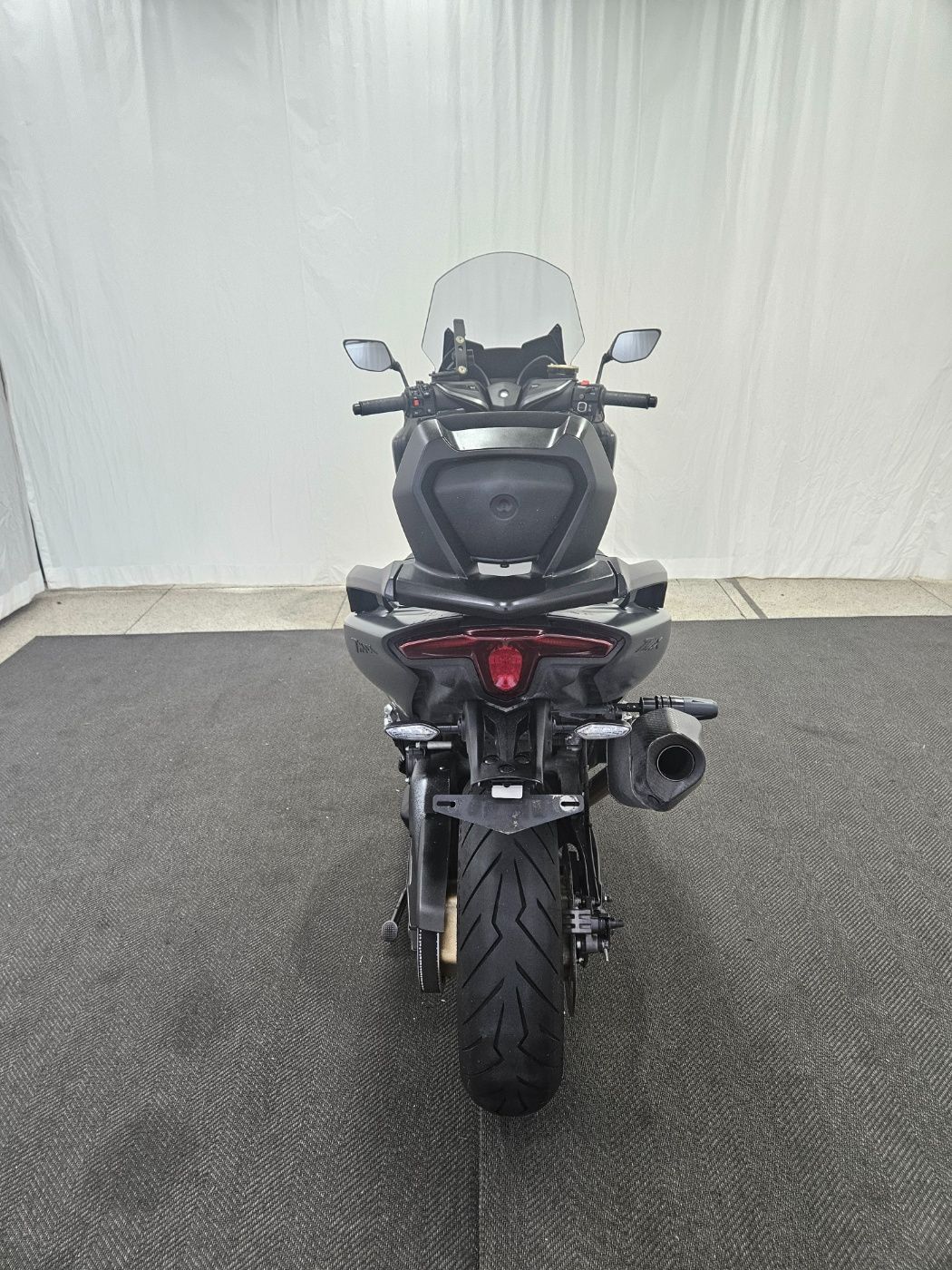 야마하 TMAX 560 thumb 2