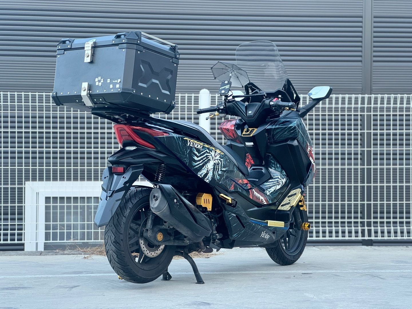 혼다 포르자 350 more