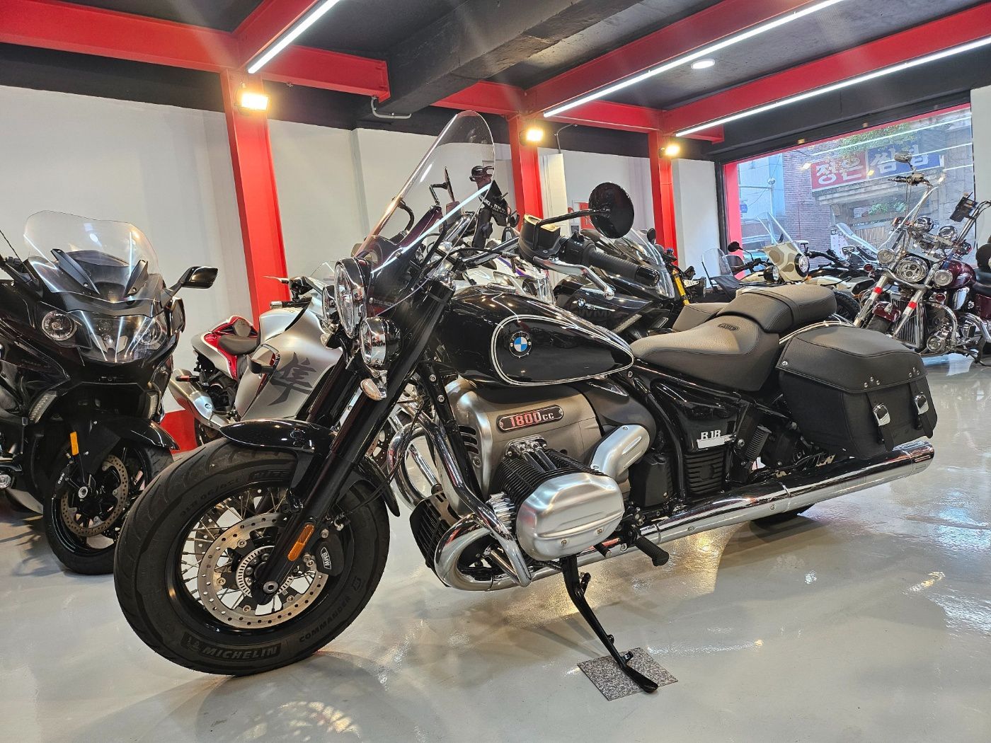 BMW R 18 클래식 more